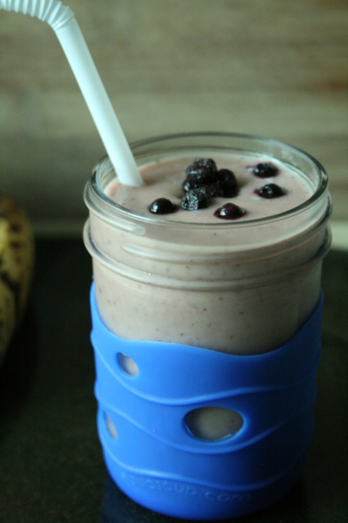Delicious bone-healing, anti-inflammatory smoothie recipe that can be converted into a popsicle for picky kids!