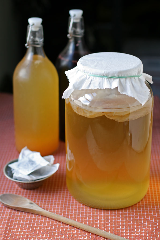 how-to-brew-kombucha-featured
