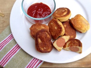 Having a hard time putting home cooked meals on the table when you're dog tired at night? Here are 30 simple real food meals made in 30 minutes or less.