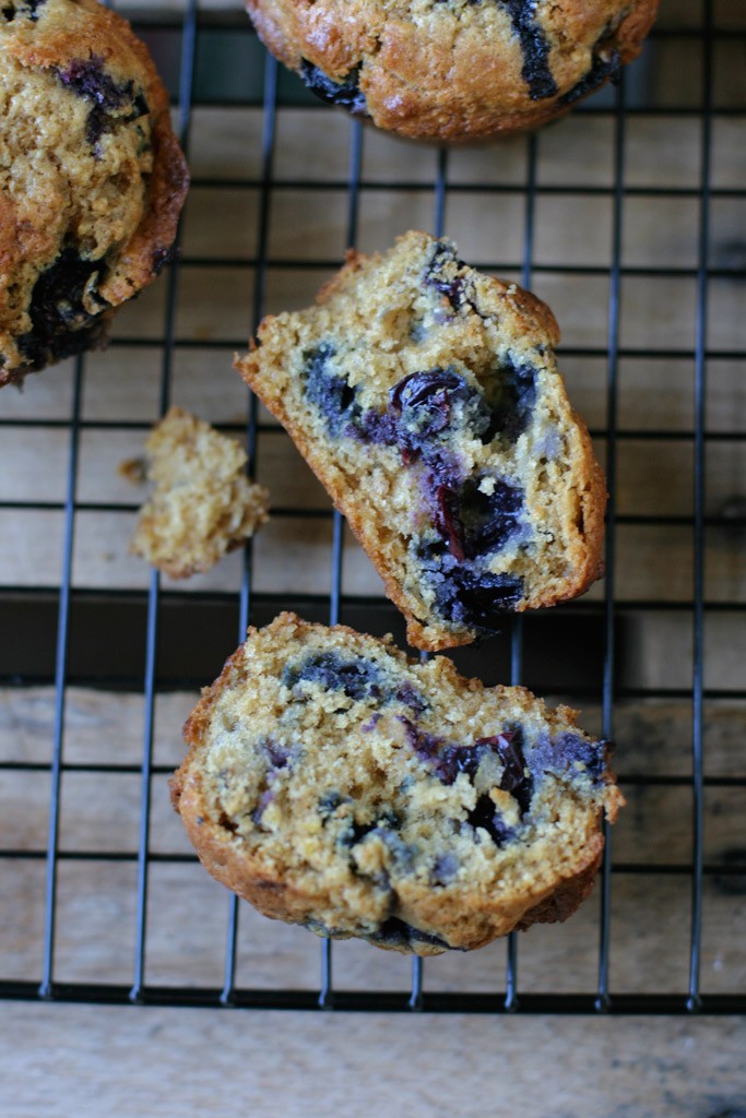 buttermilk-blueberry-einkorn-muffins-open-naturally-loriel